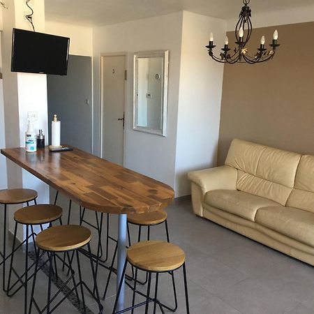 Grands Buffets Hebergement Appartement Нарбон Екстериор снимка