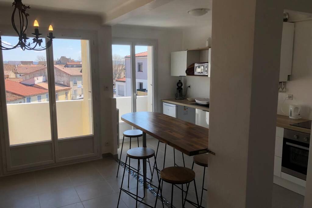 Grands Buffets Hebergement Appartement Нарбон Екстериор снимка