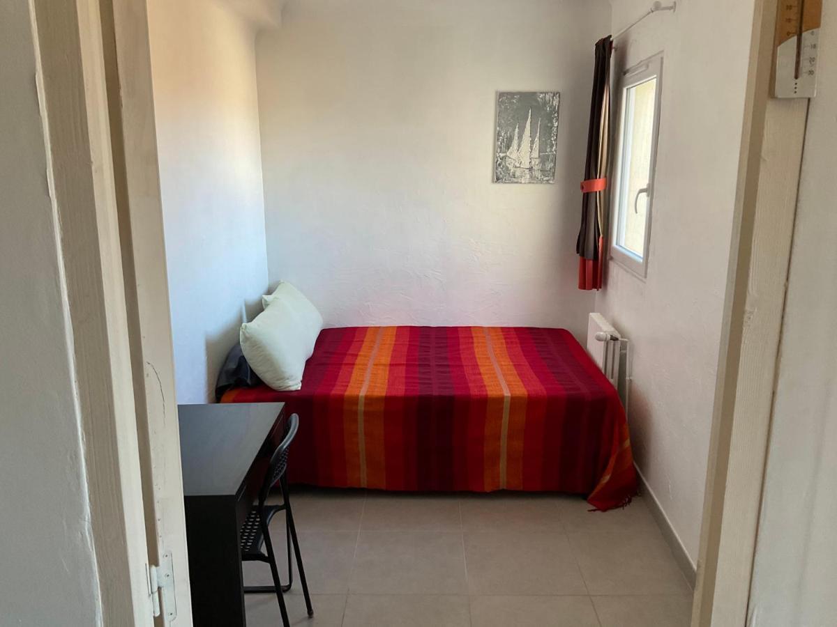 Grands Buffets Hebergement Appartement Нарбон Екстериор снимка